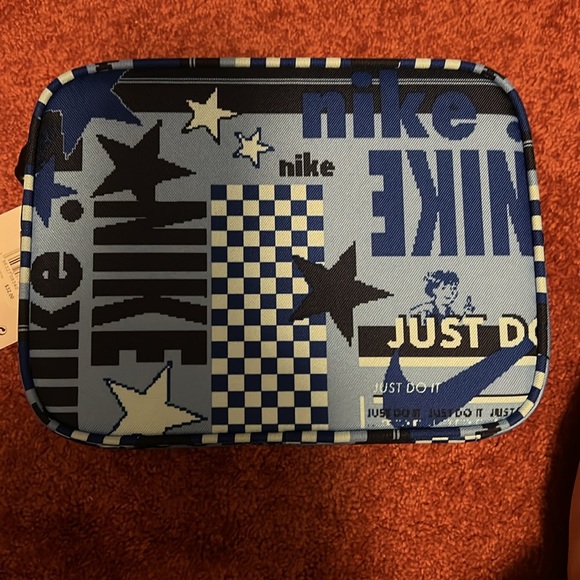 Nike Just Do It hardshell lunchbox in university blue and white. - Picture 4 of 4